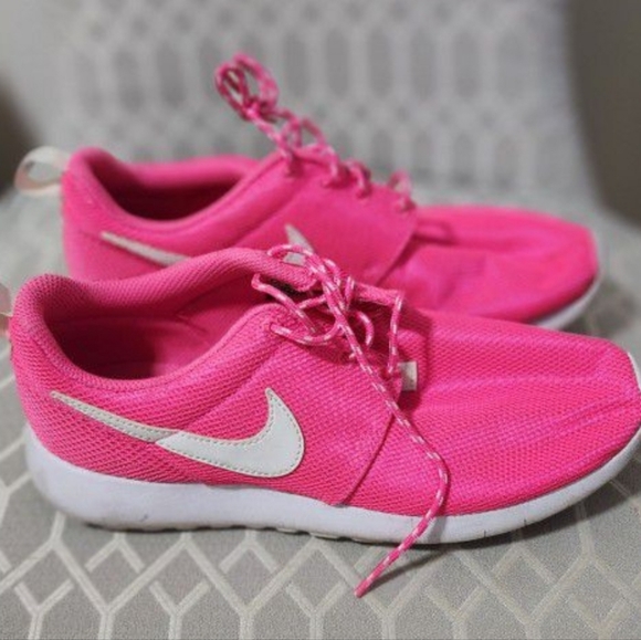 Nike Roshe Runs - Picture 2 of 9